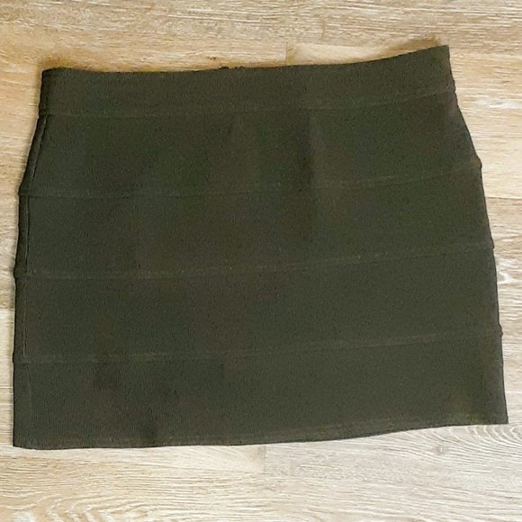 New York & Company Mini Swap Green Skirt Size 10 - Picture 1 of 5